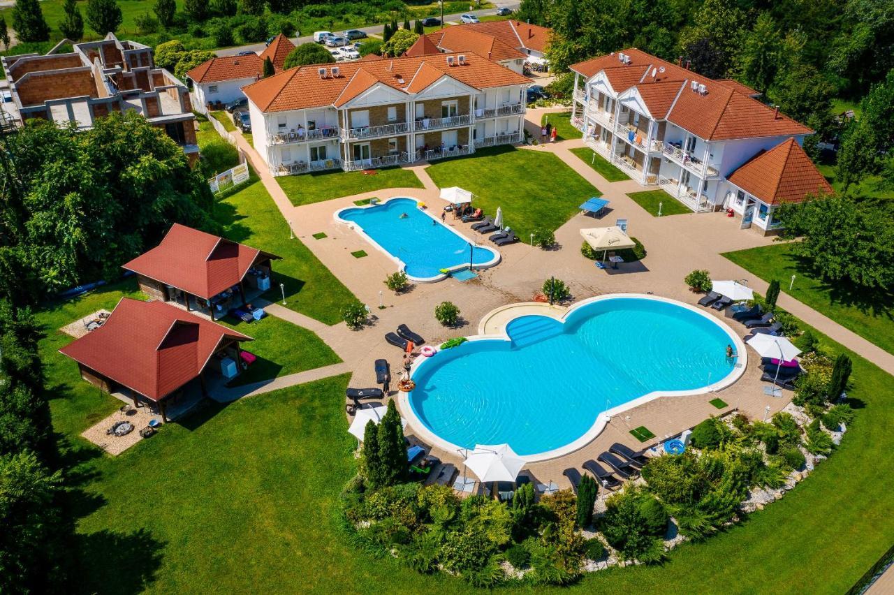 Aranyszarvas Panzio, Etterem Es Grillterasz Apartment Екстериор снимка