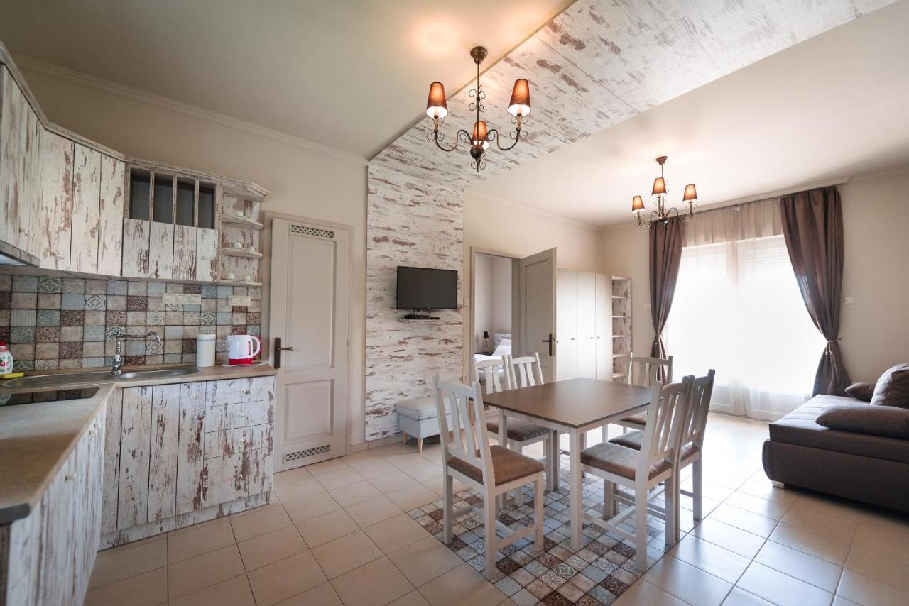 Aranyszarvas Panzio, Etterem Es Grillterasz Apartment Екстериор снимка
