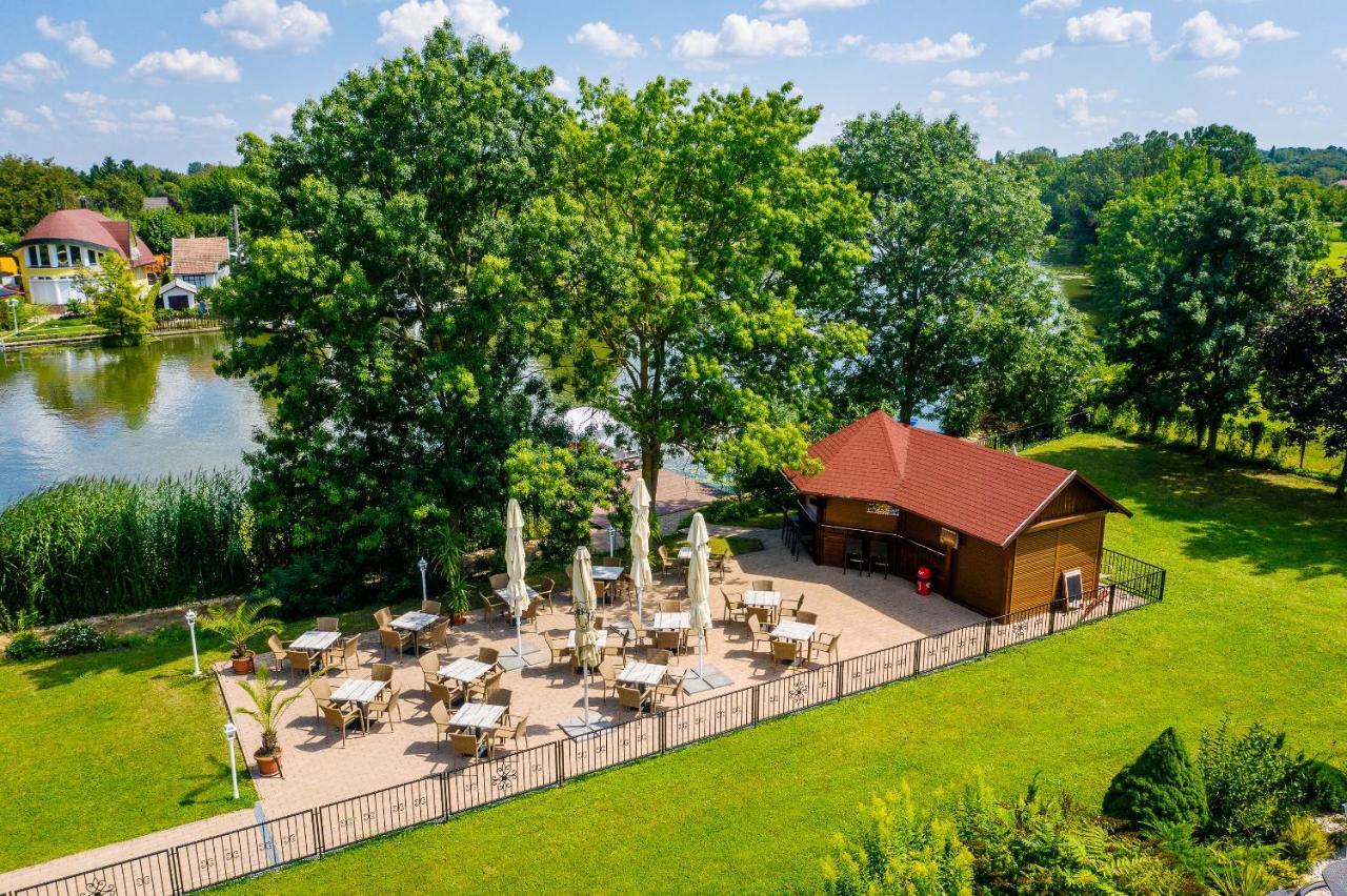 Aranyszarvas Panzio, Etterem Es Grillterasz Apartment Екстериор снимка