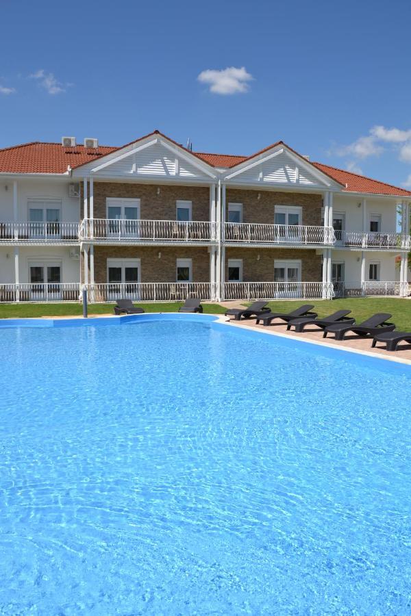 Aranyszarvas Panzio, Etterem Es Grillterasz Apartment Екстериор снимка