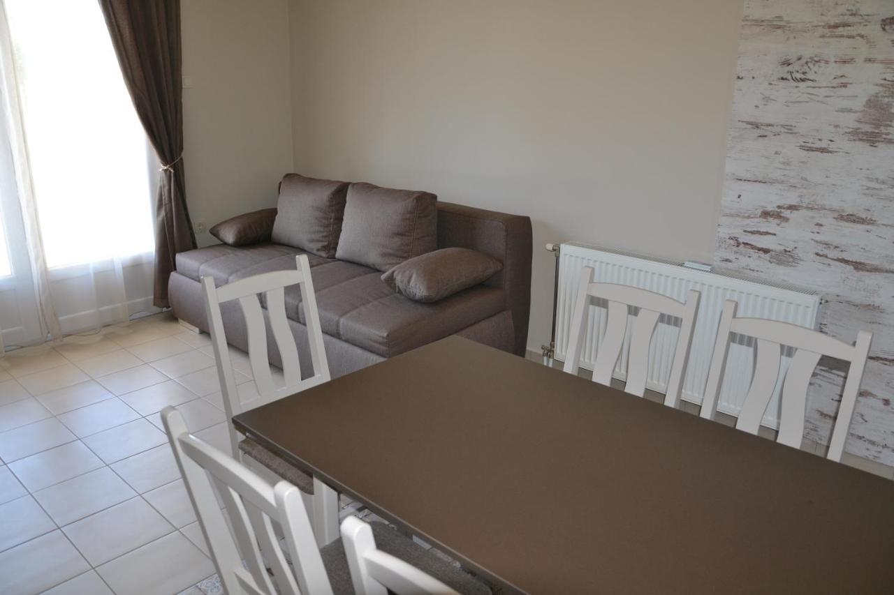 Aranyszarvas Panzio, Etterem Es Grillterasz Apartment Екстериор снимка