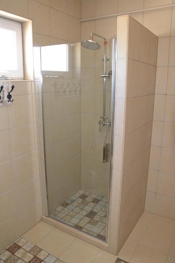 Aranyszarvas Panzio, Etterem Es Grillterasz Apartment Екстериор снимка