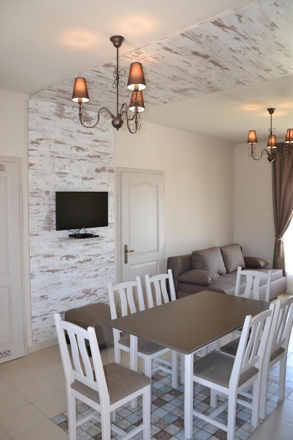 Aranyszarvas Panzio, Etterem Es Grillterasz Apartment Екстериор снимка