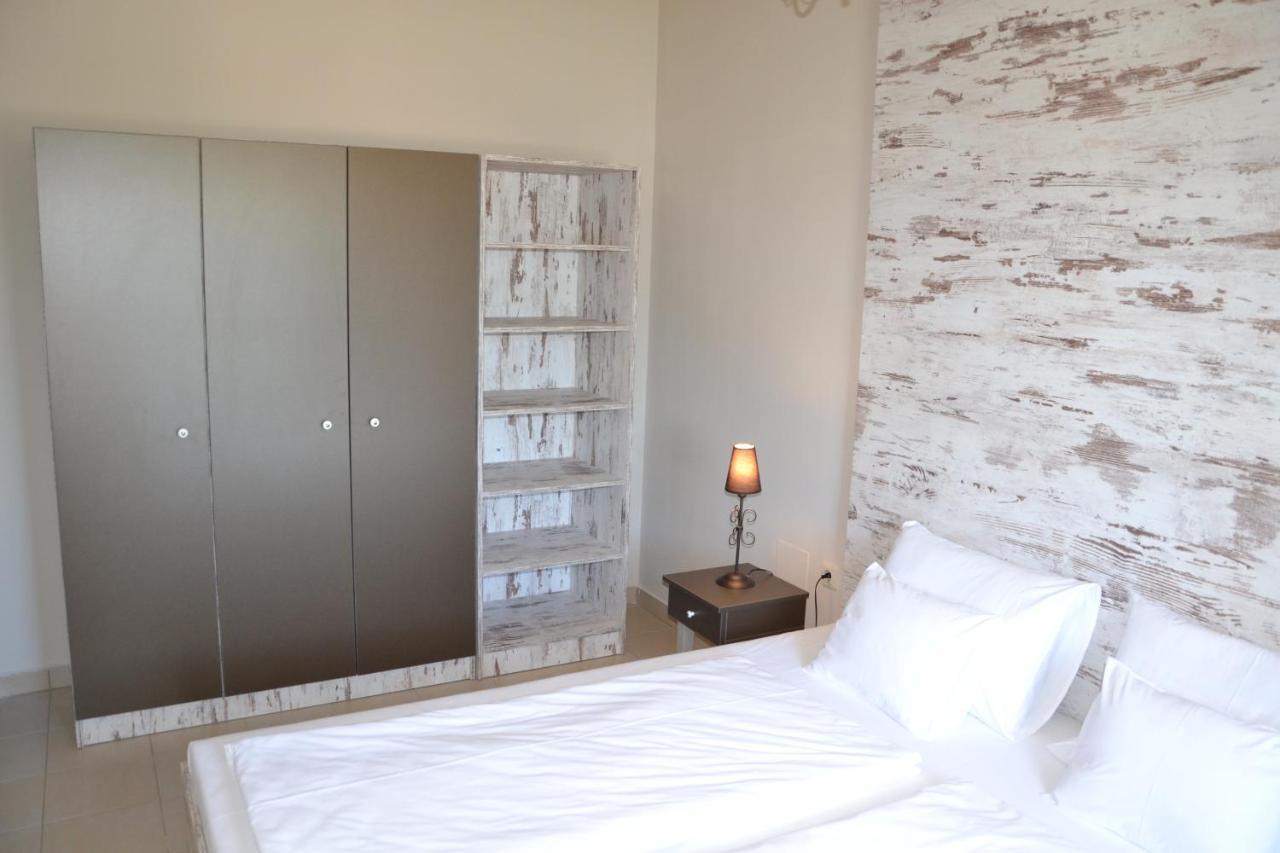 Aranyszarvas Panzio, Etterem Es Grillterasz Apartment Екстериор снимка