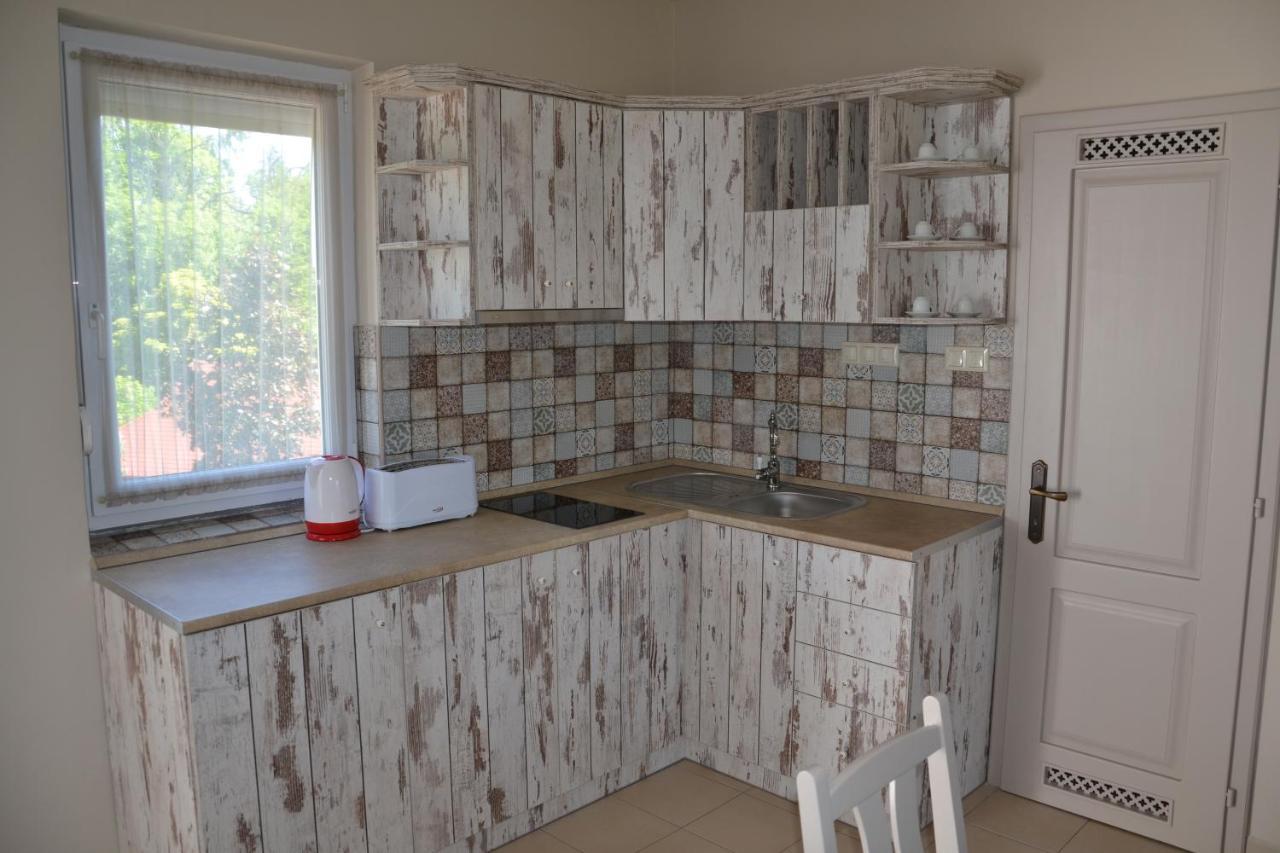 Aranyszarvas Panzio, Etterem Es Grillterasz Apartment Екстериор снимка