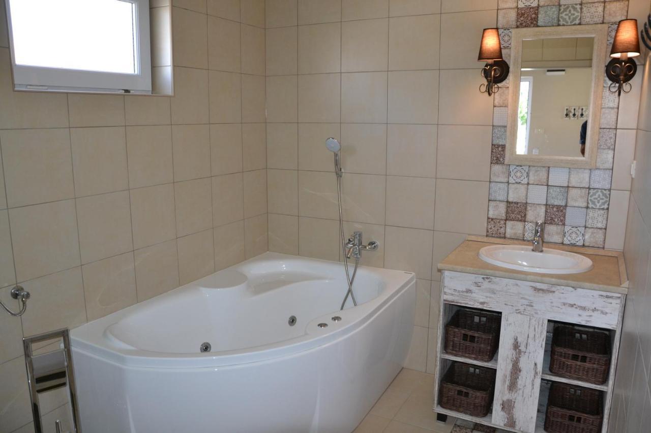 Aranyszarvas Panzio, Etterem Es Grillterasz Apartment Екстериор снимка
