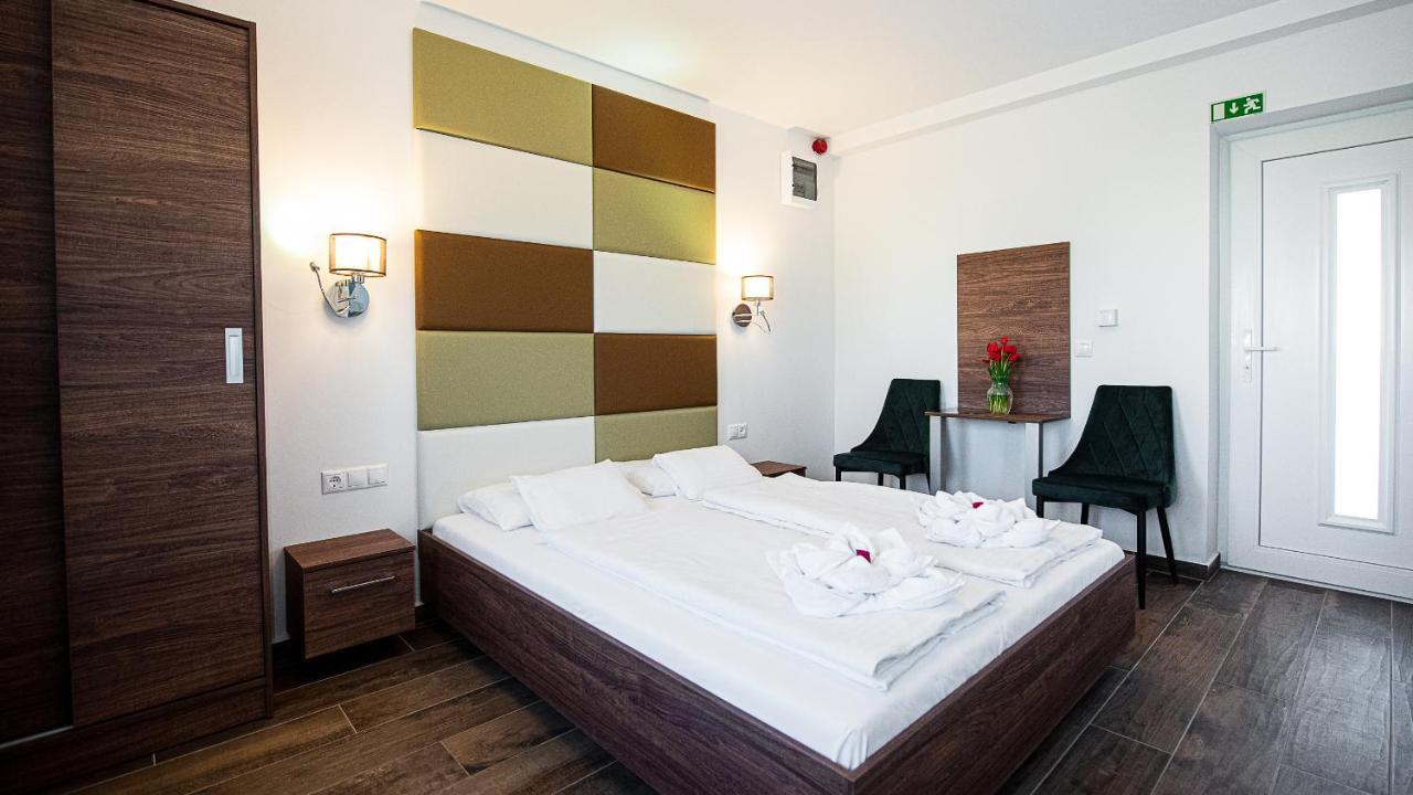 Aranyszarvas Panzio, Etterem Es Grillterasz Apartment Екстериор снимка