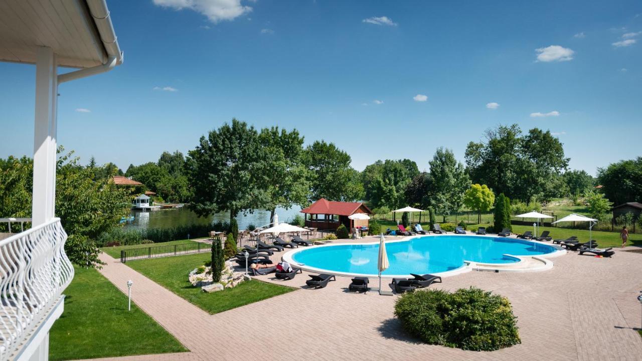 Aranyszarvas Panzio, Etterem Es Grillterasz Apartment Екстериор снимка