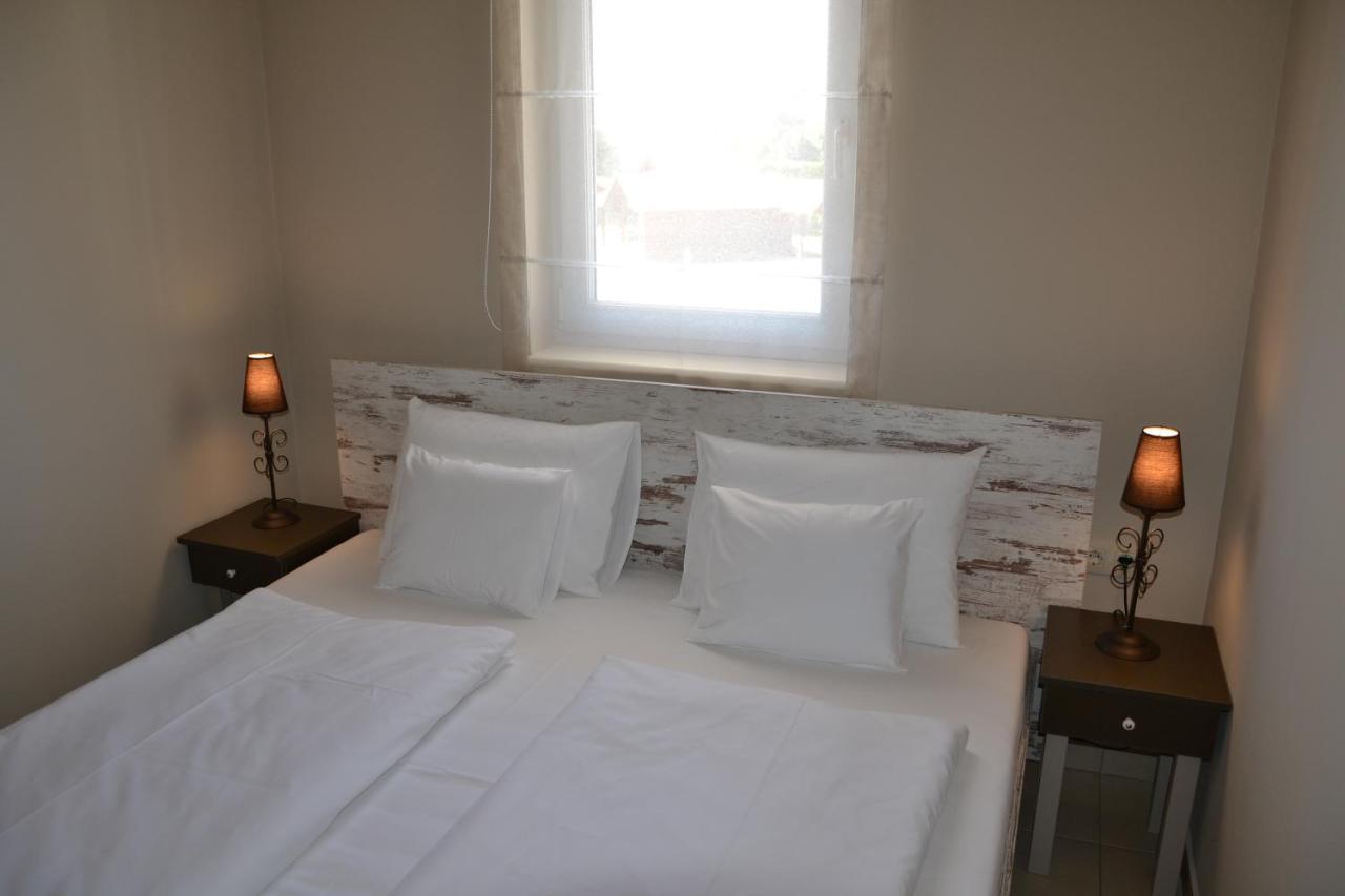 Aranyszarvas Panzio, Etterem Es Grillterasz Apartment Екстериор снимка