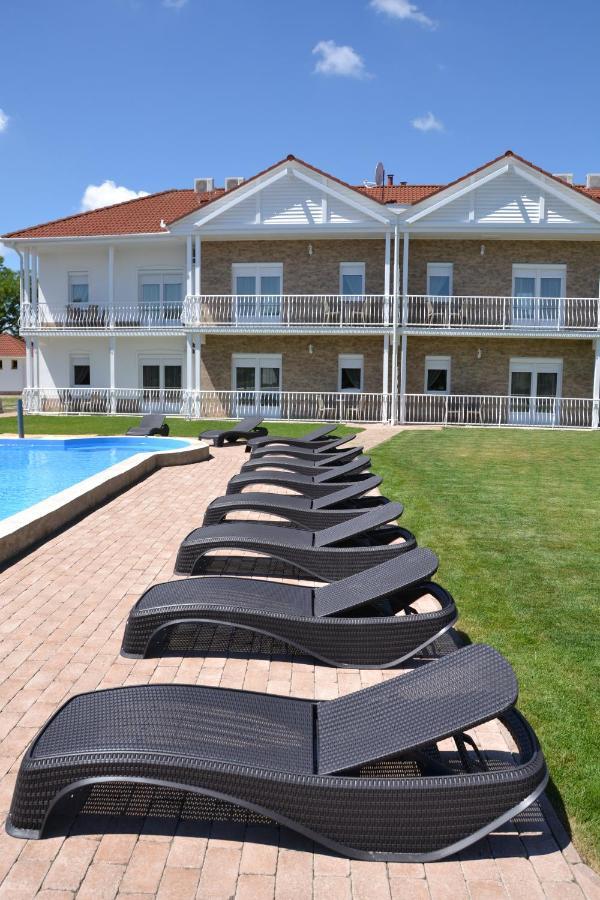 Aranyszarvas Panzio, Etterem Es Grillterasz Apartment Екстериор снимка